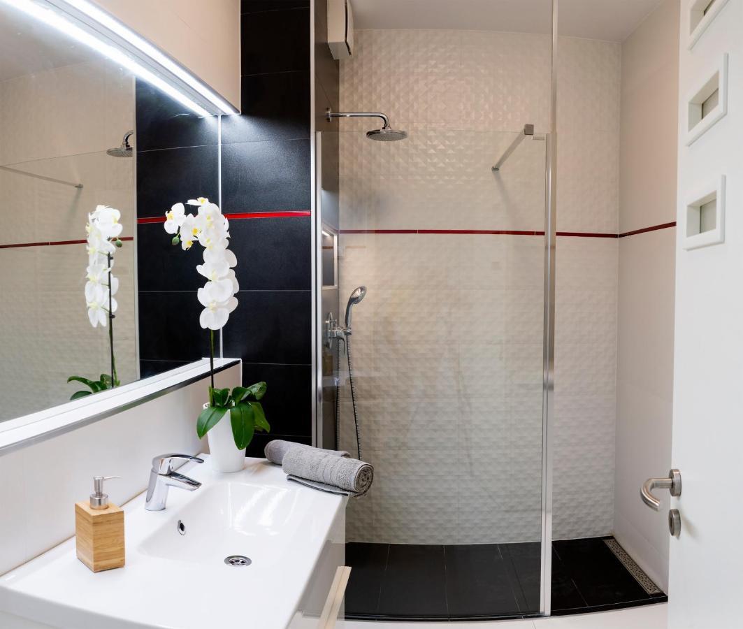 Sunshine Apartman With Free Parking Дьєр Екстер'єр фото