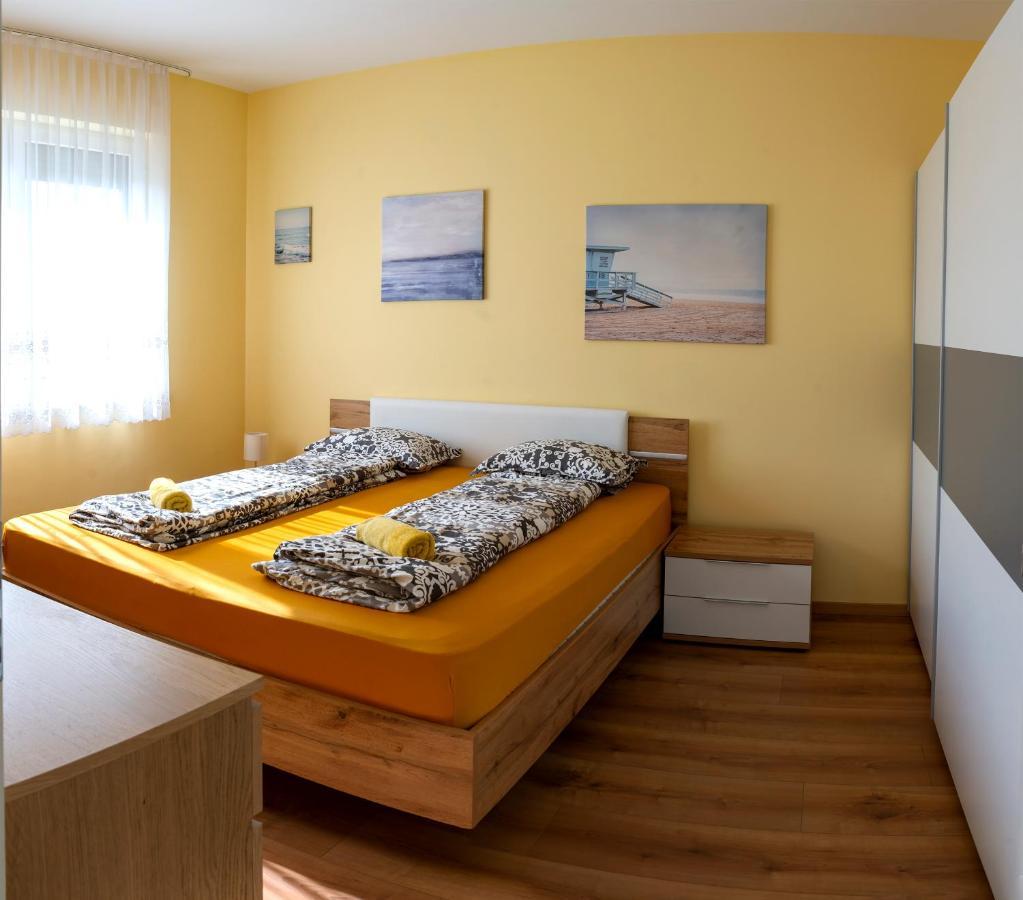 Sunshine Apartman With Free Parking Дьєр Екстер'єр фото