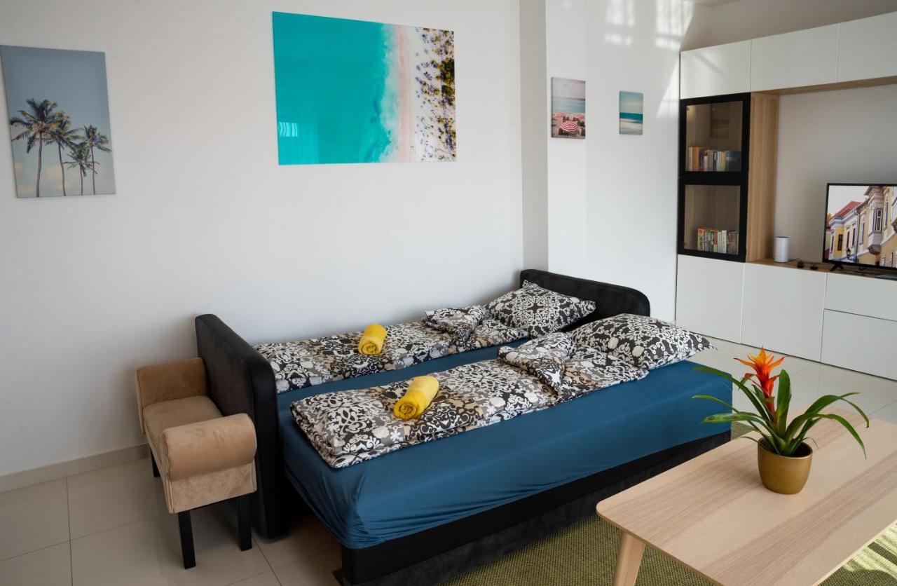 Sunshine Apartman With Free Parking Дьєр Екстер'єр фото